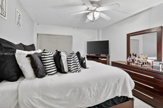 4172 Inverrary Dr 503, Lauderhill, FL 33319