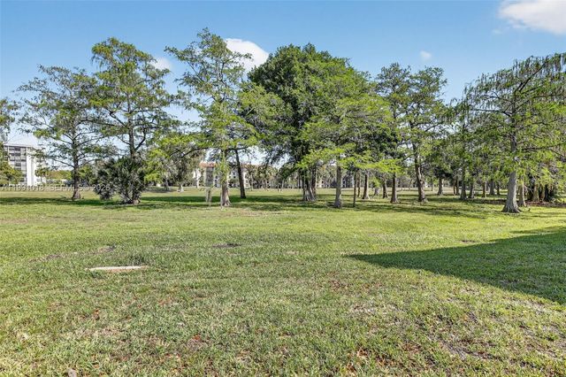 4172 Inverrary Dr 503, Lauderhill, FL 33319