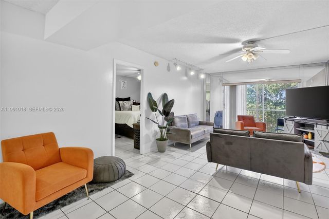 4172 Inverrary Dr 503, Lauderhill, FL 33319