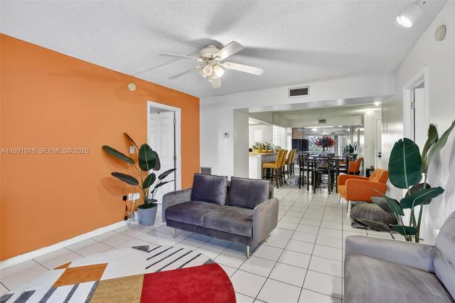 4172 Inverrary Dr 503, Lauderhill, FL 33319