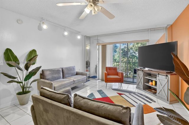 4172 Inverrary Dr 503, Lauderhill, FL 33319