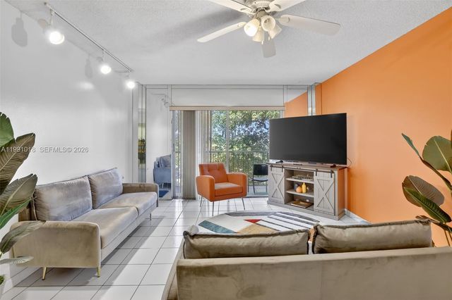 4172 Inverrary Dr 503, Lauderhill, FL 33319