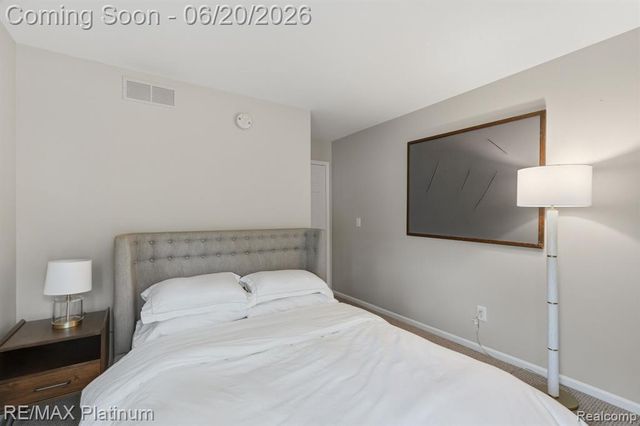 814 Whisperwood Drive, Fenton, MI 48430