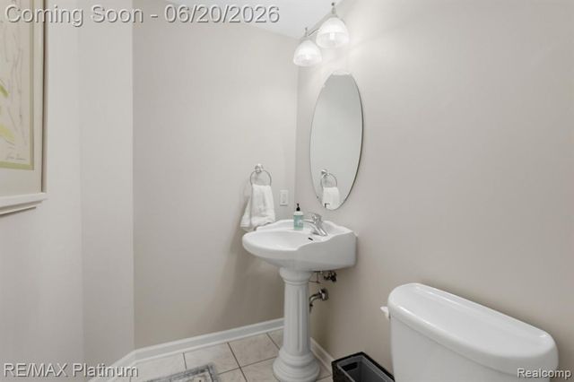 814 Whisperwood Drive, Fenton, MI 48430