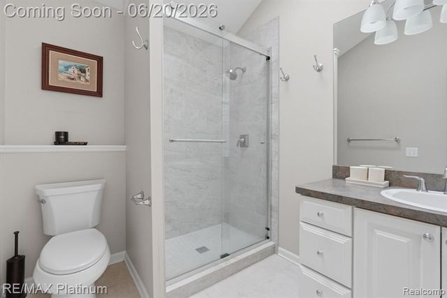 814 Whisperwood Drive, Fenton, MI 48430