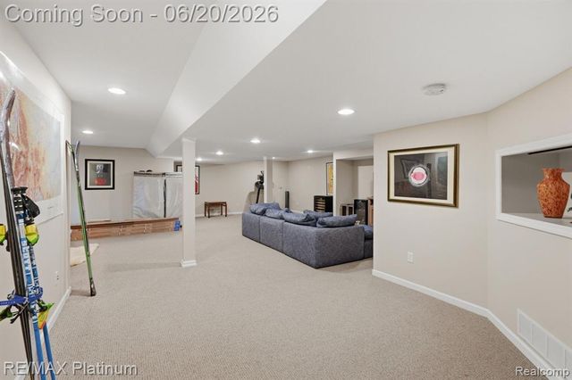 814 Whisperwood Drive, Fenton, MI 48430