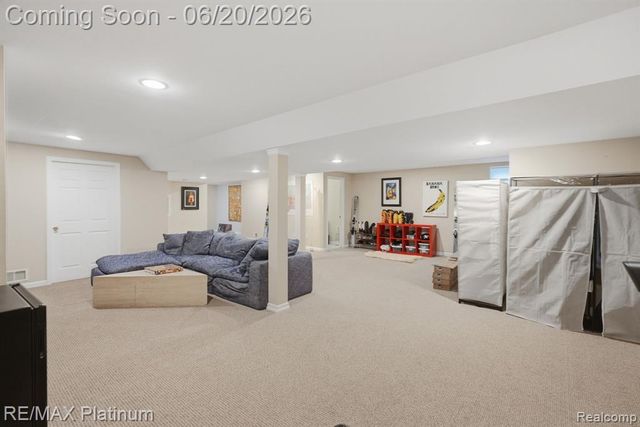 814 Whisperwood Drive, Fenton, MI 48430