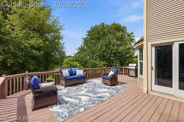 814 Whisperwood Drive, Fenton, MI 48430