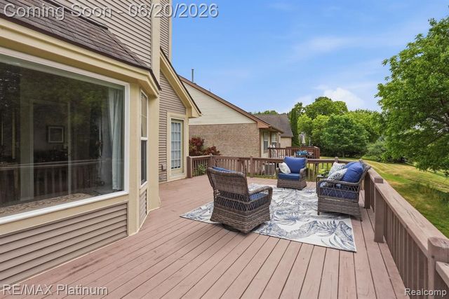 814 Whisperwood Drive, Fenton, MI 48430