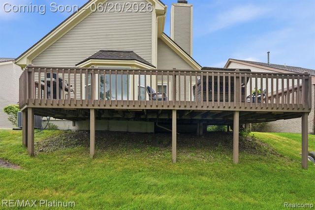 814 Whisperwood Drive, Fenton, MI 48430