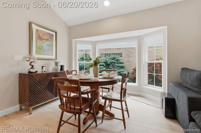 814 Whisperwood Drive, Fenton, MI 48430