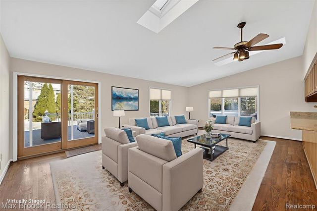 1509 Yorkshire Road, Birmingham, MI 48009