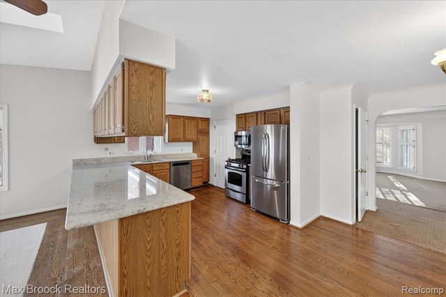 1509 Yorkshire Road, Birmingham, MI 48009