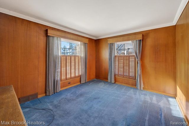 1509 Yorkshire Road, Birmingham, MI 48009