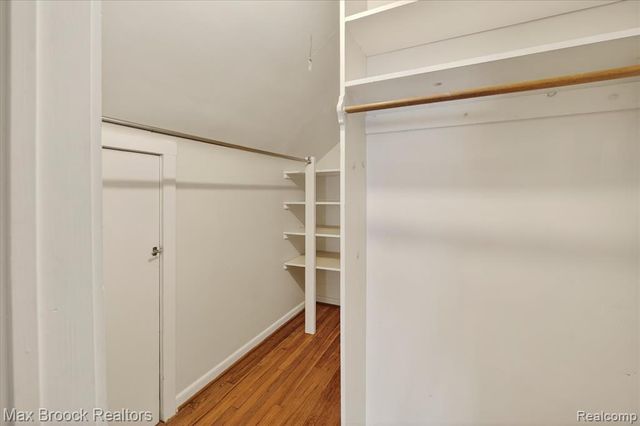 1509 Yorkshire Road, Birmingham, MI 48009