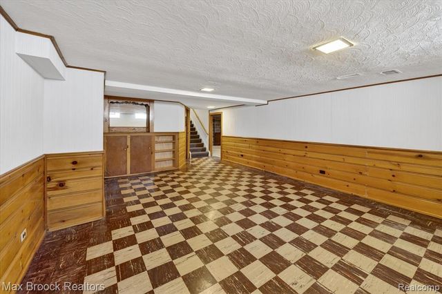 1509 Yorkshire Road, Birmingham, MI 48009