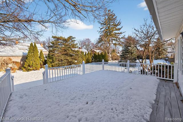 1509 Yorkshire Road, Birmingham, MI 48009