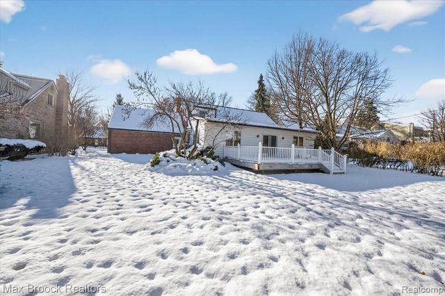 1509 Yorkshire Road, Birmingham, MI 48009