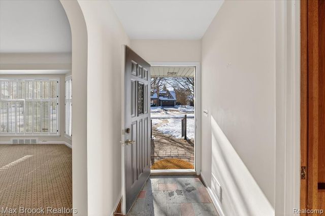 1509 Yorkshire Road, Birmingham, MI 48009