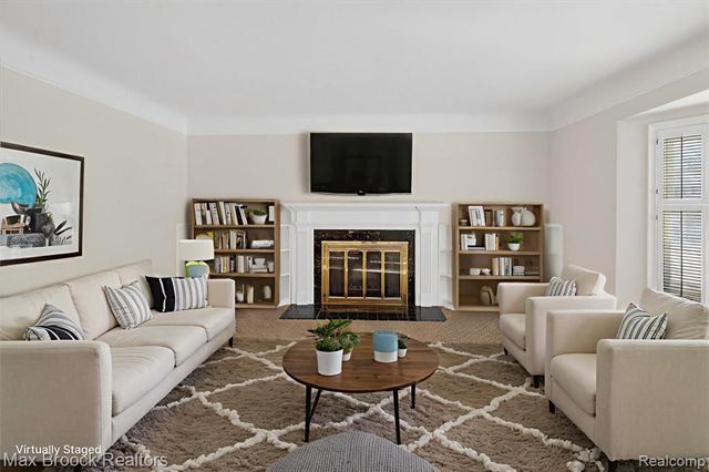 1509 Yorkshire Road, Birmingham, MI 48009