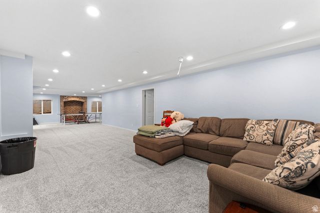 1935 E BRANDON PARK PL, Sandy, UT 84092