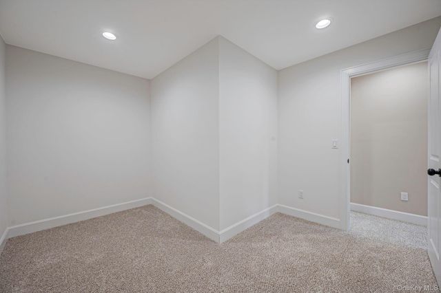 11 Henry Avenue, Ronkonkoma, NY 11779