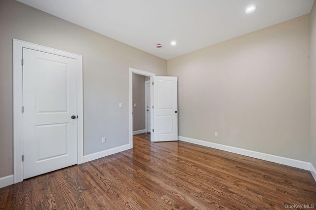 11 Henry Avenue, Ronkonkoma, NY 11779