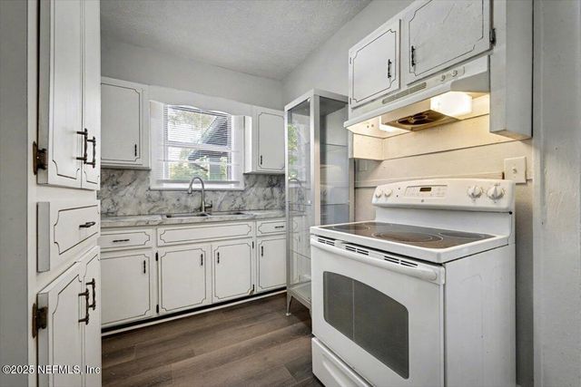 805 LYNTON Street, Jacksonville, FL 32208