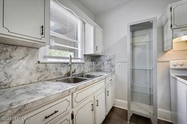 805 LYNTON Street, Jacksonville, FL 32208