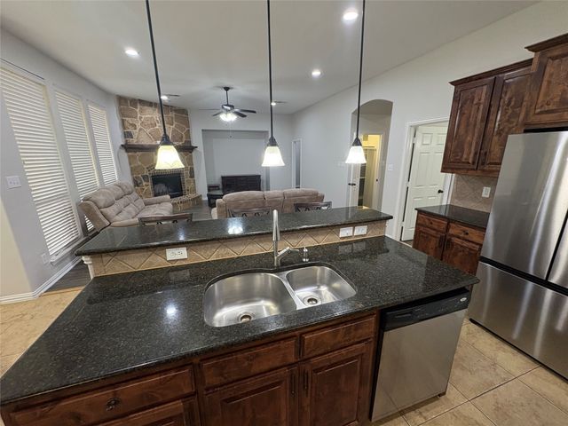 1006 Knoxbridge Road, Forney, TX 75126