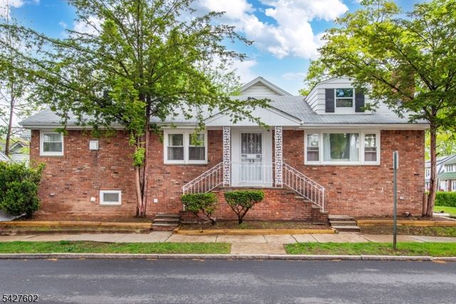 38 Mountainview Ave, East Orange City, NJ 07018