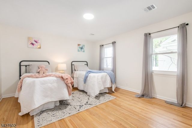 38 Mountainview Ave, East Orange City, NJ 07018
