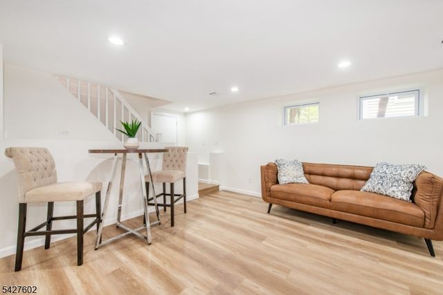 38 Mountainview Ave, East Orange City, NJ 07018