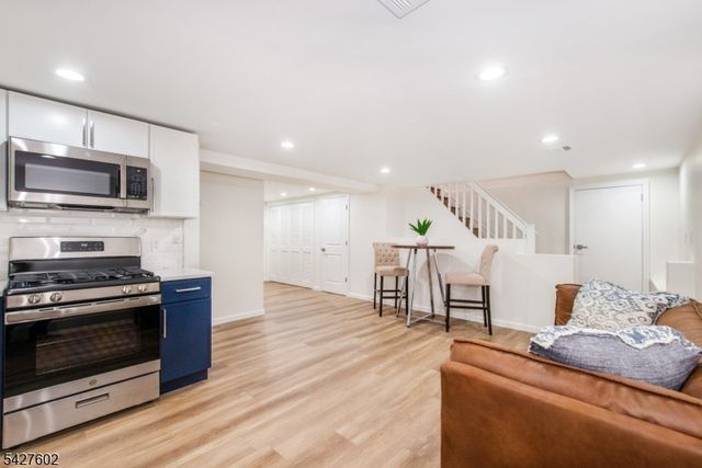 38 Mountainview Ave, East Orange City, NJ 07018