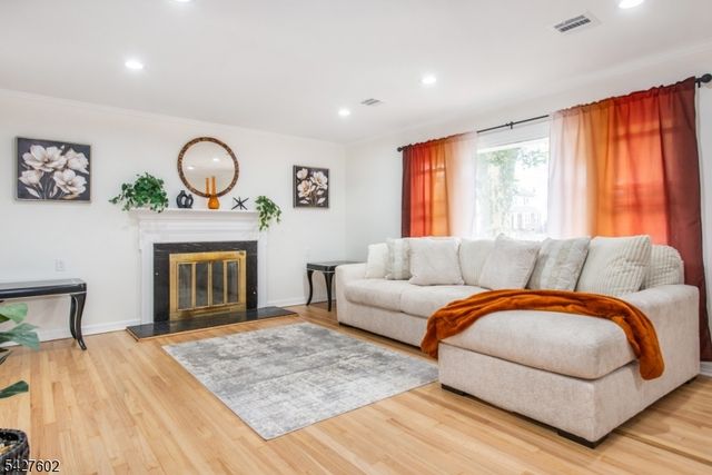 38 Mountainview Ave, East Orange City, NJ 07018
