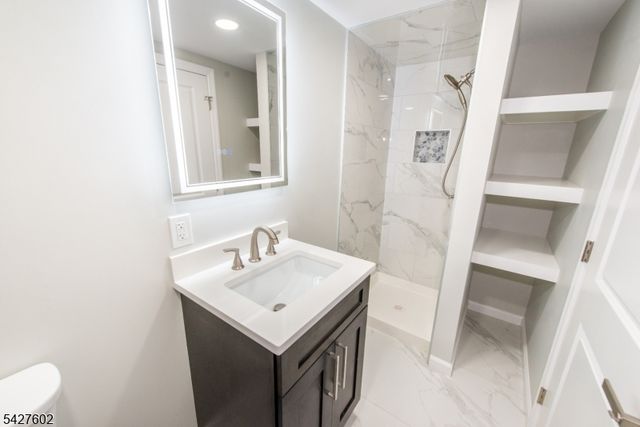 38 Mountainview Ave, East Orange City, NJ 07018