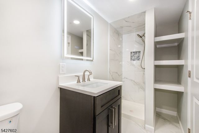 38 Mountainview Ave, East Orange City, NJ 07018