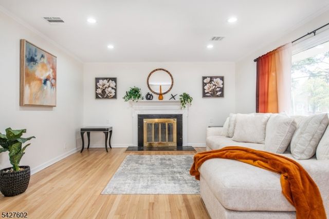 38 Mountainview Ave, East Orange City, NJ 07018