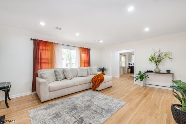 38 Mountainview Ave, East Orange City, NJ 07018