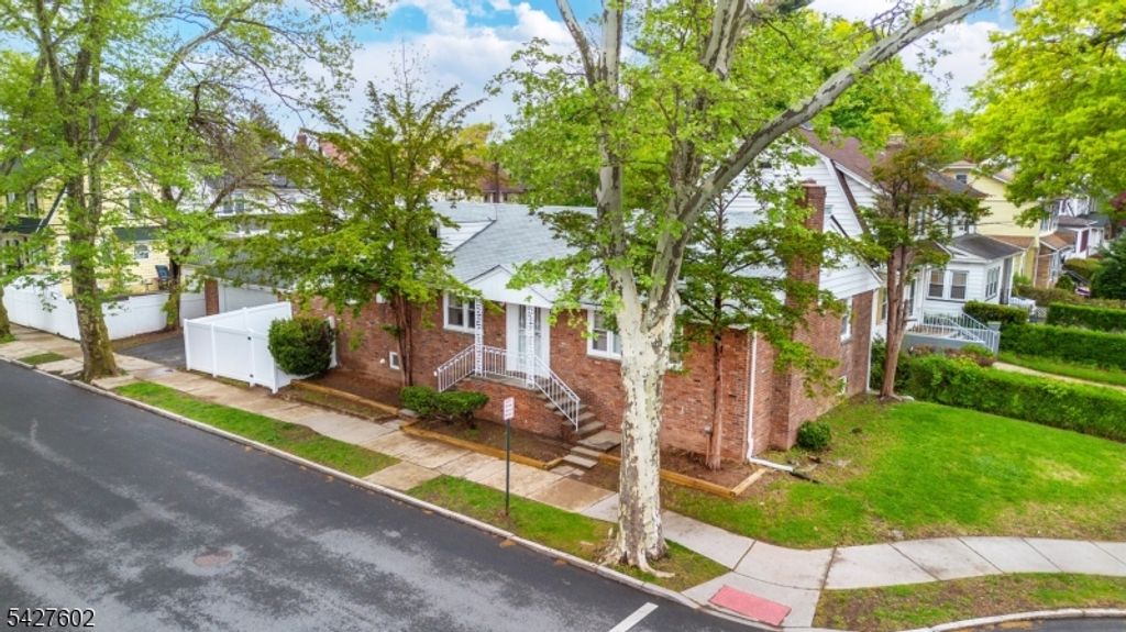 38 Mountainview Ave, East Orange City, NJ 07018