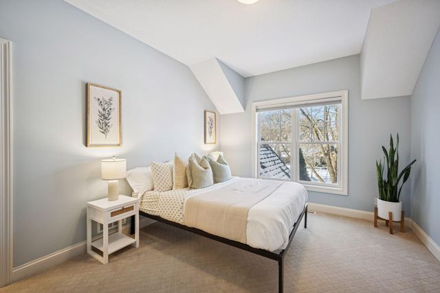 5321 Halifax Avenue S, Edina, MN 55424