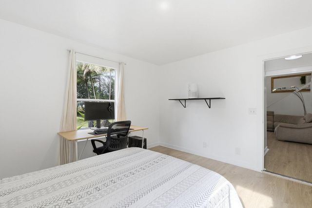 17251 38th Road N, Loxahatchee, FL 33470