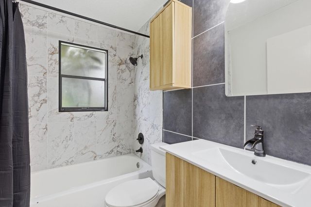 17251 38th Road N, Loxahatchee, FL 33470