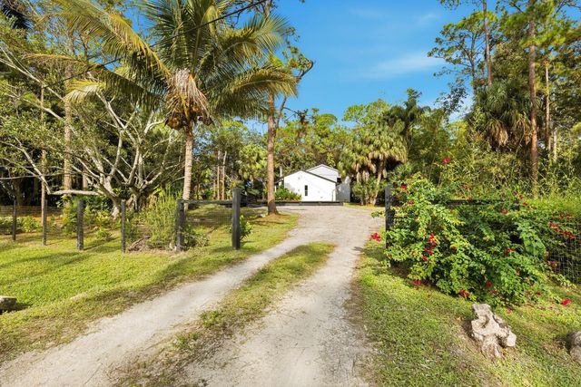 17251 38th Road N, Loxahatchee, FL 33470