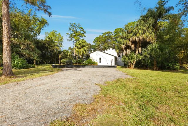 17251 38th Road N, Loxahatchee, FL 33470
