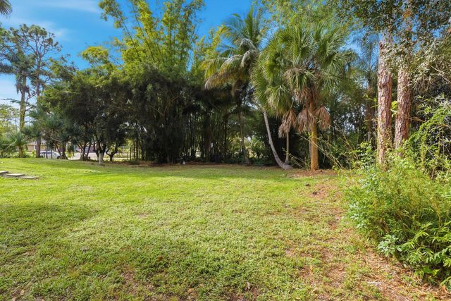 17251 38th Road N, Loxahatchee, FL 33470
