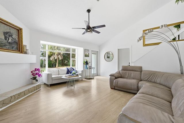 17251 38th Road N, Loxahatchee, FL 33470