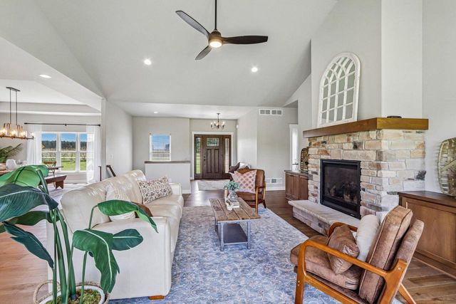 N8069 Springer ROAD, Lake Mills, WI 53551