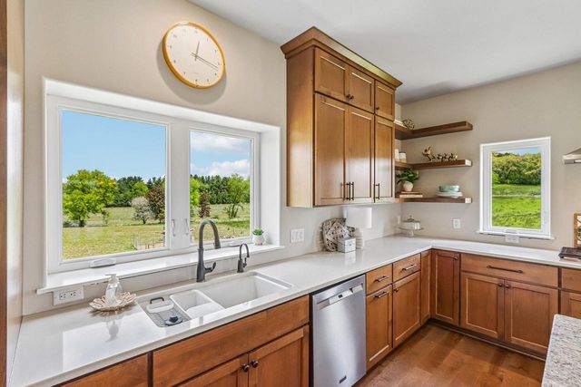 N8069 Springer ROAD, Lake Mills, WI 53551