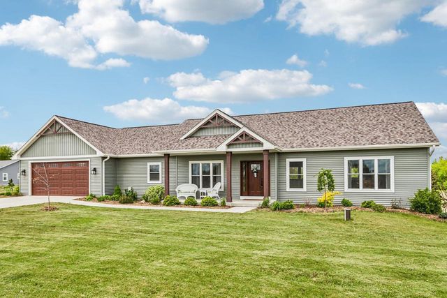N8069 Springer ROAD, Lake Mills, WI 53551